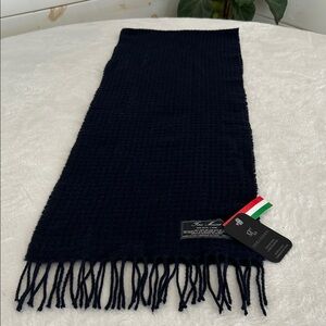Emmeti Fine Merino Wool Made in Italy Navy Fringed Scarf. NWT